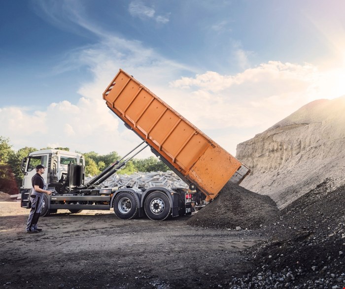 Hooklifts and skiploaders